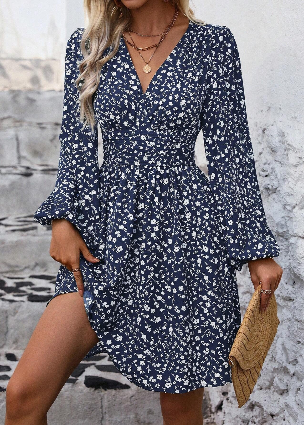 Juliette ~ Robe Courte Élégante à Plis