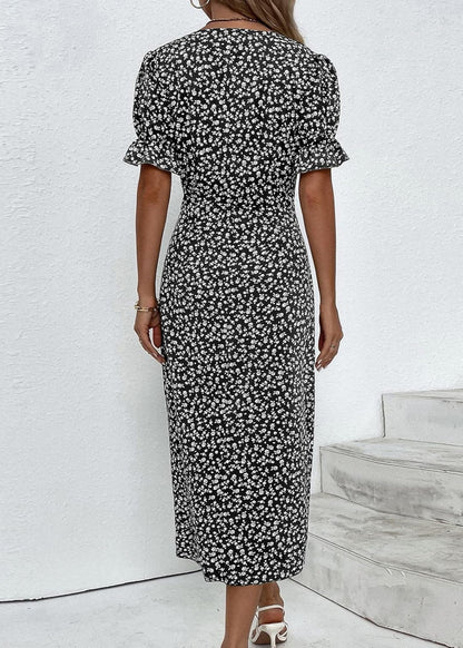 Sophie ~ Robe midi fleurie à manches courtes